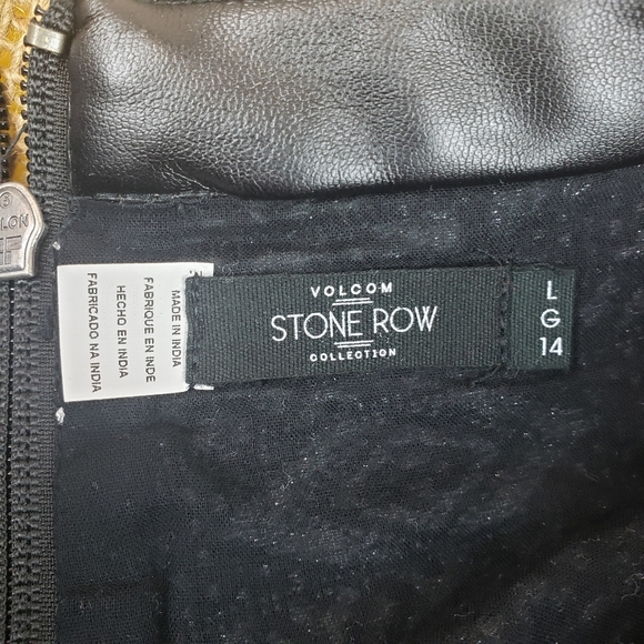 Volcom Stone Row Collection Shorts - Picture 3 of 5